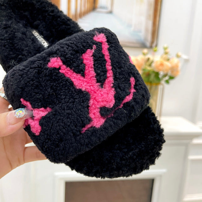 LV FLAT SLIPPER IN BLACK MIX BRIGHT PINK SHEARLING