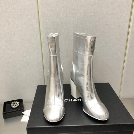 HIGH HEEL ANKLE BOOTS IN SILVER CALFSKIN