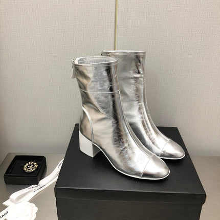 BLOCK HEEL ANKLE BOOTS IN SILVER CALFSKIN