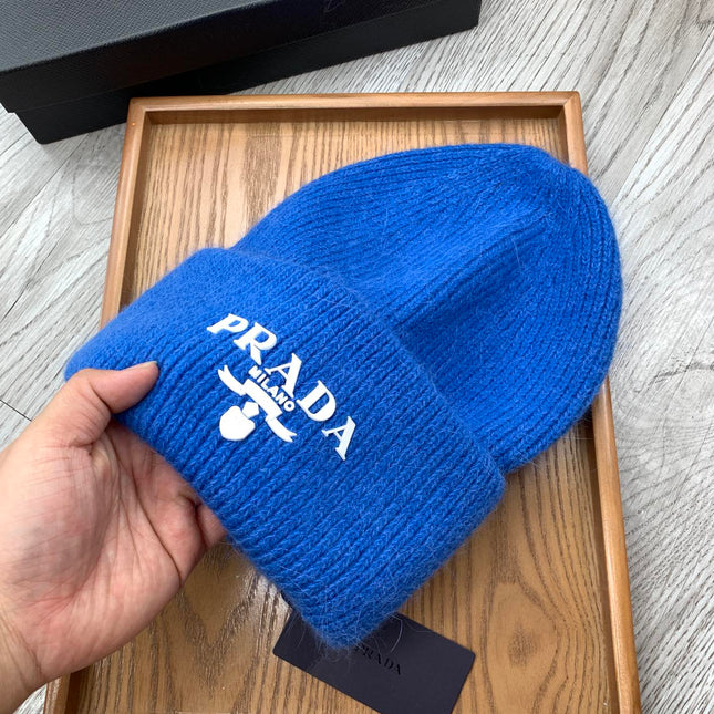 BEANIE HAT IN COBALT BLUE WOOL 108752