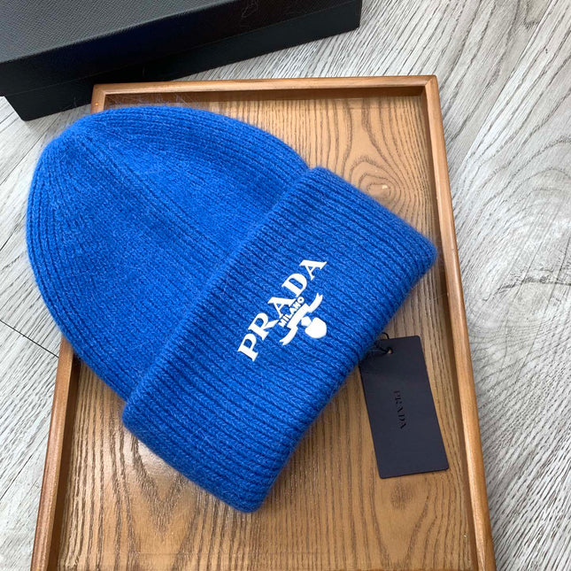 BEANIE HAT IN COBALT BLUE WOOL 108752