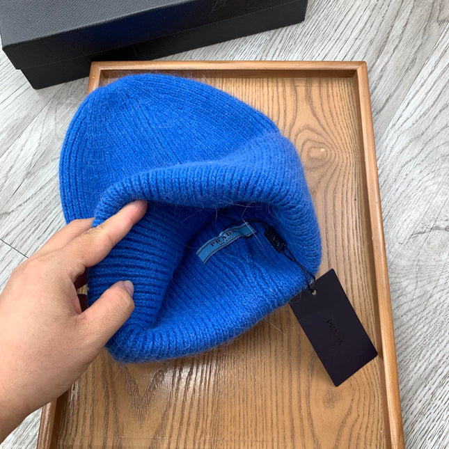BEANIE HAT IN COBALT BLUE WOOL 108752