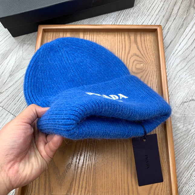 BEANIE HAT IN COBALT BLUE WOOL 108752