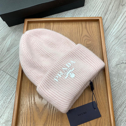 BEANIE HAT IN SOLF PINK WOOL 108751