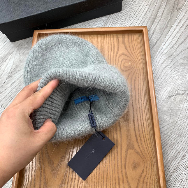 BEANIE HAT IN DOLPHIN GRAY WOOL 108750