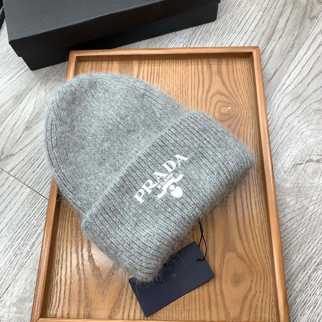 BEANIE HAT IN DOLPHIN GRAY WOOL 108750