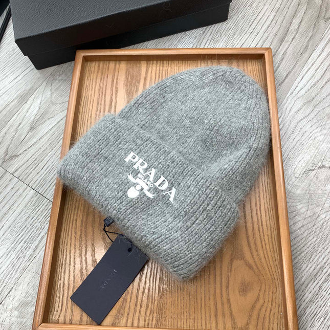BEANIE HAT IN DOLPHIN GRAY WOOL 108750