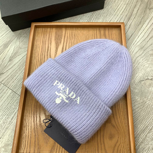 BEANIE HAT IN PASTEL PURPLE WOOL 108749