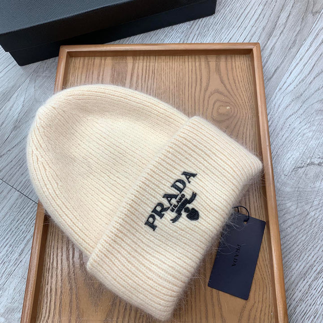 BEANIE HAT IN BEIGE CREAM WOOL 108745