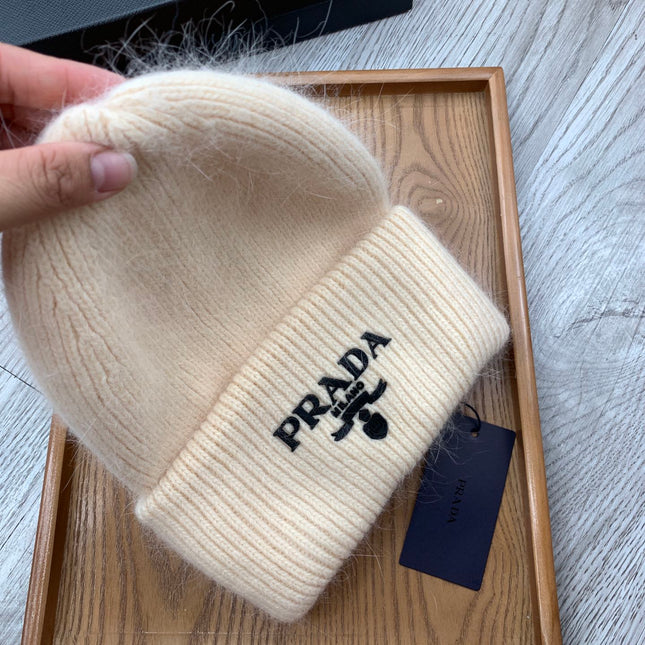 BEANIE HAT IN BEIGE CREAM WOOL 108745