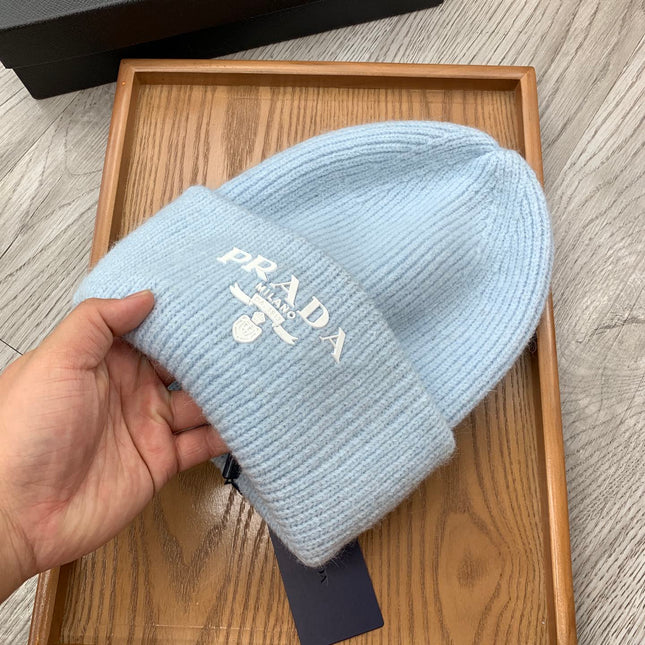 BEANIE HAT IN LIGHT BLUE WOOL 108744