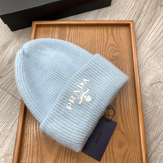 BEANIE HAT IN LIGHT BLUE WOOL 108744