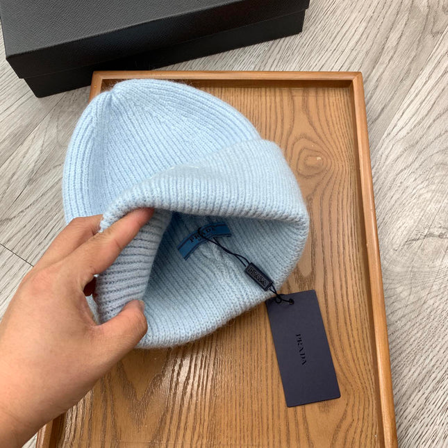 BEANIE HAT IN LIGHT BLUE WOOL 108744