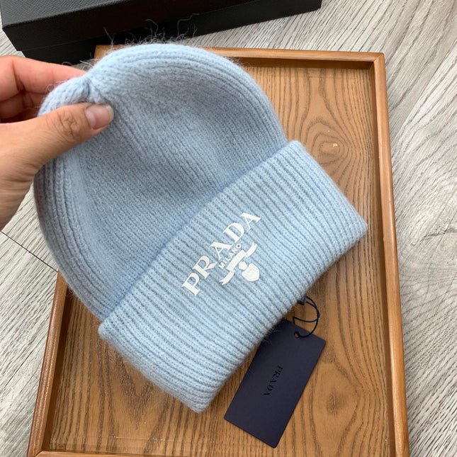 BEANIE HAT IN LIGHT BLUE WOOL 108744
