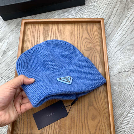 BEANIIE HAT IN SAPPHIRE BLUE WOOL 335031