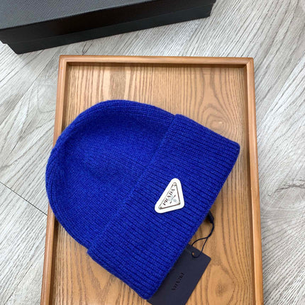 BEANIIE HAT IN AZURE BLUE WOOL 335033