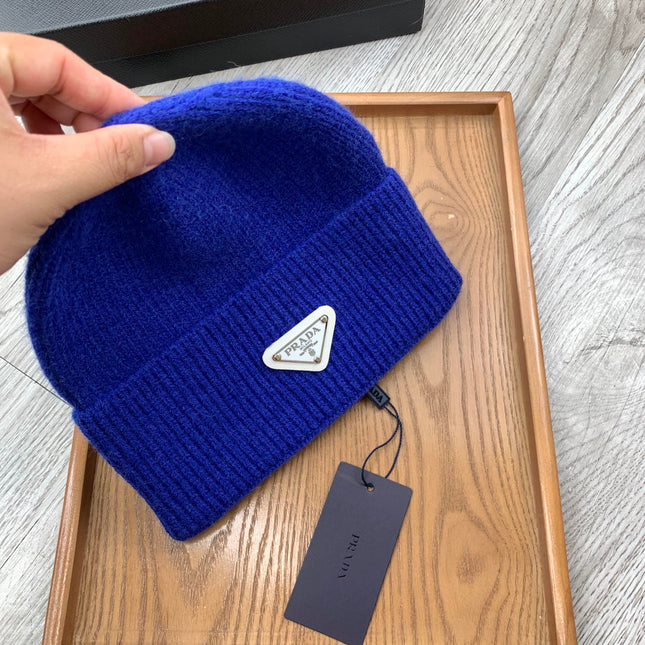 BEANIIE HAT IN AZURE BLUE WOOL 335033