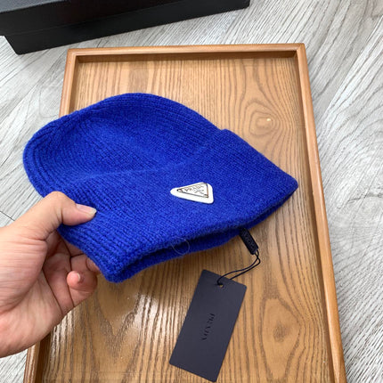 BEANIIE HAT IN AZURE BLUE WOOL 335033