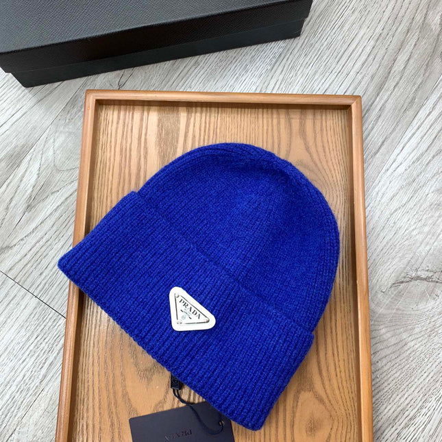 BEANIIE HAT IN AZURE BLUE WOOL 335033