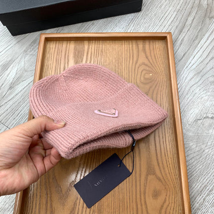 BEANIIE HAT IN CREPE PINK WOOL 335034