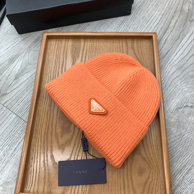BEANIIE HAT IN CARROT ORANGE WOOL 335036