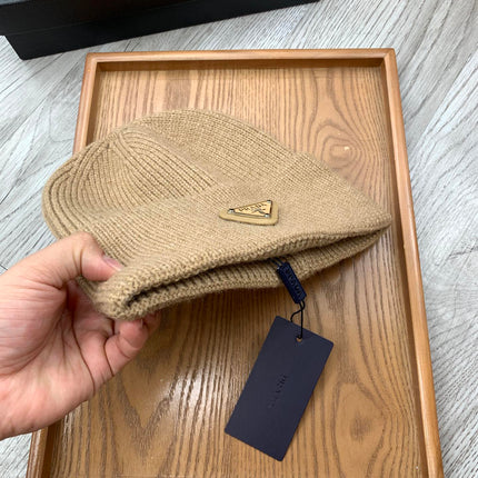 BEANIIE HAT IN CAMEL BROWN WOOL 335038