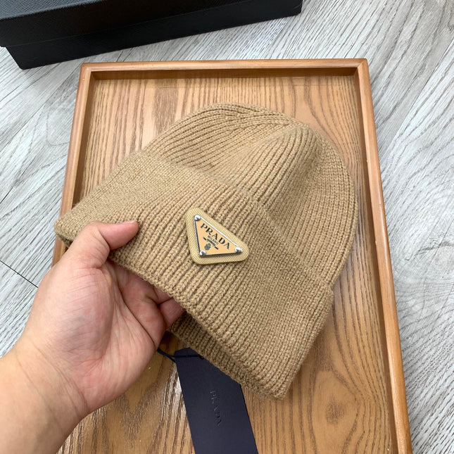 BEANIIE HAT IN CAMEL BROWN WOOL 335038