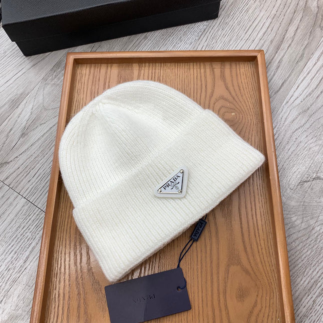 BEANIIE HAT IN WHITE WOOL 335040