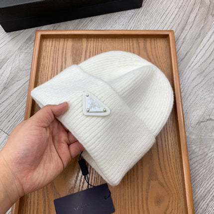 BEANIIE HAT IN WHITE WOOL 335040