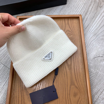 BEANIIE HAT IN WHITE WOOL 335040