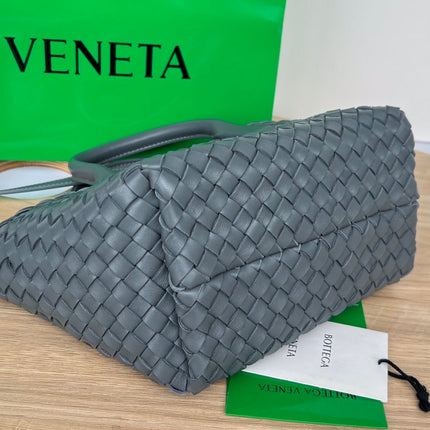 MINI CABAT 20 IN ONYX BLACK LAMBSKIN