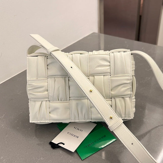 CASSETTE 28 IN WHITE SOFT LAMBSKIN