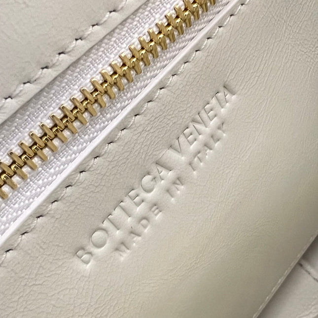 CASSETTE 28 IN WHITE SOFT LAMBSKIN