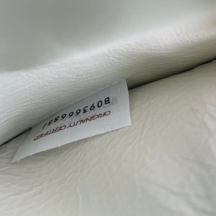 CASSETTE 28 IN WHITE SOFT LAMBSKIN