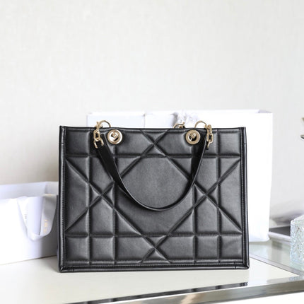 MEDIUM TOTE BOOK 26 BAG IN BLACK CALFSKIN