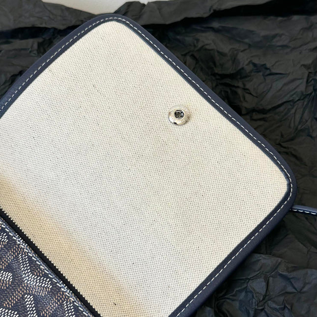 PLUMET POCKET WALLET 20 IN NAVY BLUE GOYARDINE CANVAS AND LAMBSKIN TRIM