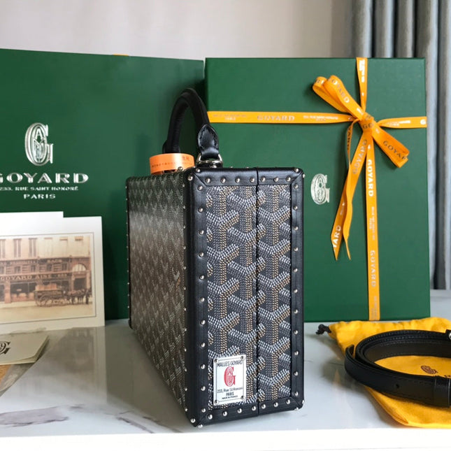 GRAND HÔTEL TRUNK BAG 24 IN BLACK GOYARDINE CANVAS AND CALFSKIN