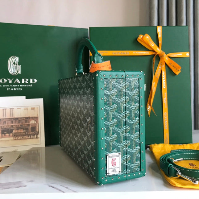 GRAND HÔTEL TRUNK BAG 24 IN GREEN GOYARDINE CANVAS AND CALFSKIN