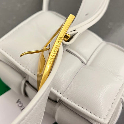 MINI CASSETTE 12 IN WHITE LAMBSKIN