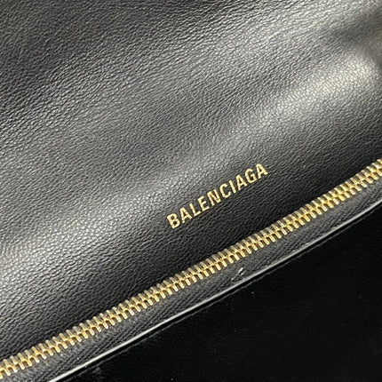 CRUSH MEDIUM CHAIN BAG 31 IN BLACK CRUSHED CALFSKIN GOLD HARDWARE