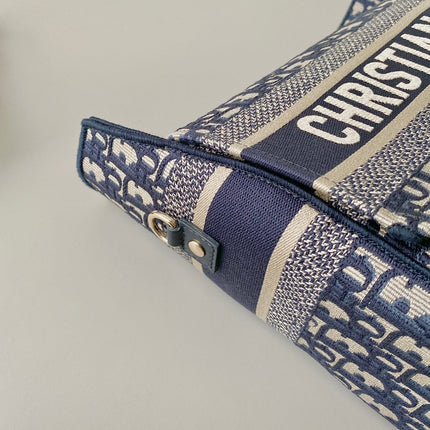 MEDIUM DIORCAMP BAG 28 OBLIQUE BLUE EMBROIDERY