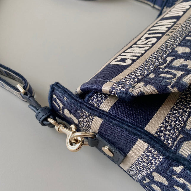 SMALL DIORCAMP BAG 23 OBLIQUE BLUE EMBROIDERY