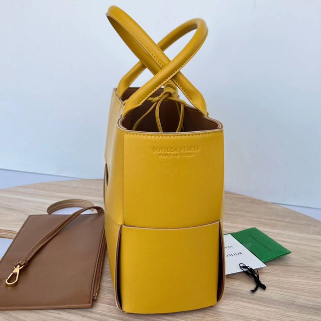 SMALL ARCO TOTE 30 IN TULIP TREE YELLOW LAMBSKIN