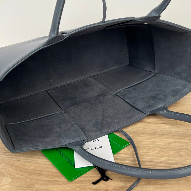 ARCO TOTE 36 IN TROUT GRAY CALFSKIN