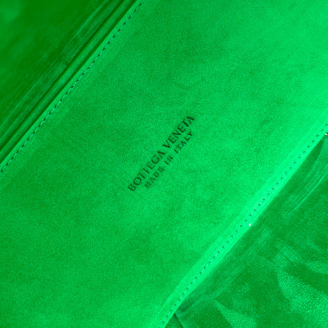 ARCO TOTE 36 IN MANTIS GREEN CALFSKIN