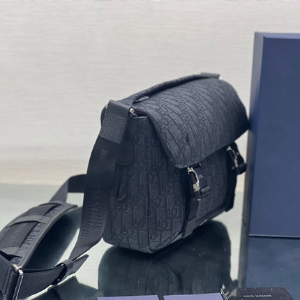 MEDIUM 31 BAG WITH STRAP IN BLACK OBLIQUE JACQUARD AND CALFSKIN