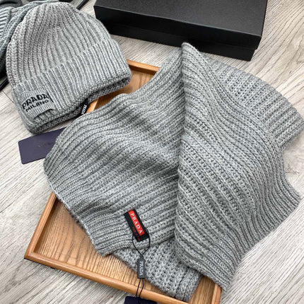 SET SCARF AND HAT IN PALE GRAY WOOL AND RABBIT FUR 388992
