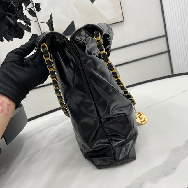 CC LARGE 42 HANDBAG IN BLACK CALFSKIN GOLD HARDWARE