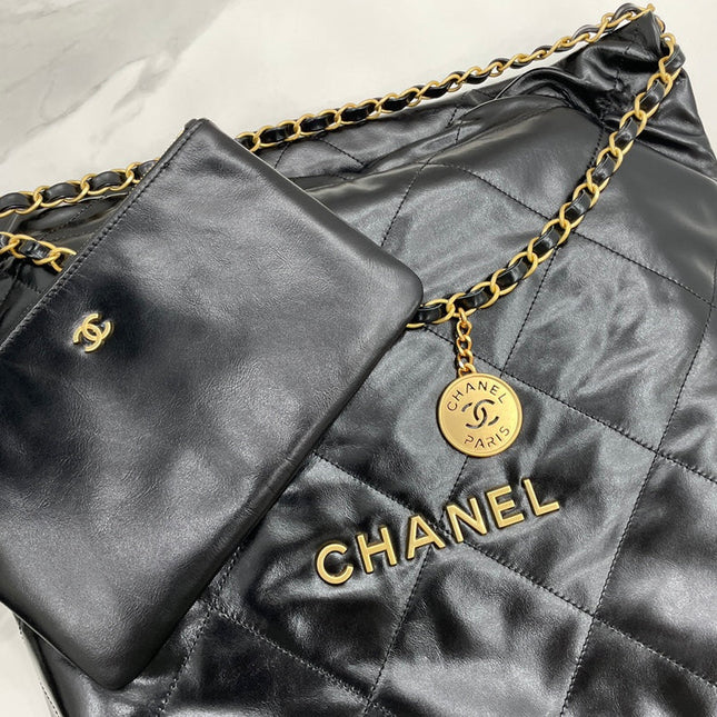 CC LARGE 42 HANDBAG IN BLACK CALFSKIN GOLD HARDWARE