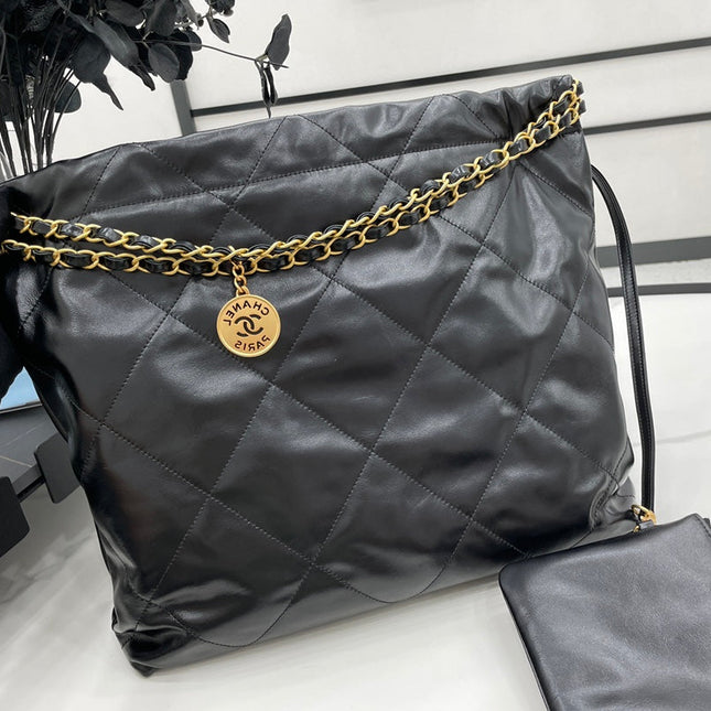 CC LARGE 42 HANDBAG IN BLACK CALFSKIN GOLD HARDWARE